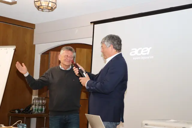 Reiner Link Vorstand DFG Augsburg und Schwaben e.V. und Rolf Ricker | Foto: Marianne Stenglein