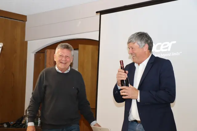 Reiner Link Vorstand DFG Augsburg und Schwaben e.V. mit dem Moderator Rolf Ricker | Foto: Marianne Stenglein