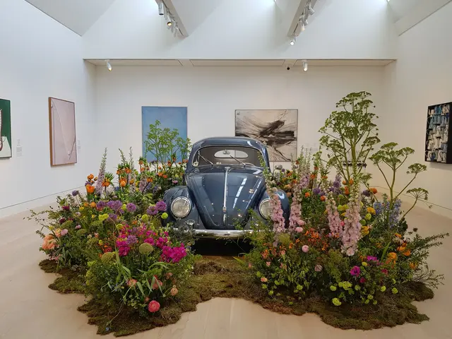 "Im Aufbruch" von Dominik Zelles, Victor Breuer - Floristmeister, Palastblühen 2026 im Kunstpalast in Düsseldorf