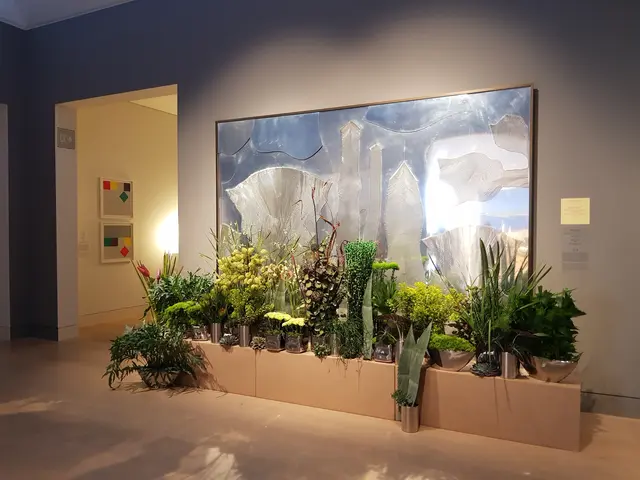 "Explosion im Grünen" von Alla Mandic, Nymph Blumen, Palastblühen 2026 im Kunstpalast in Düsseldorf