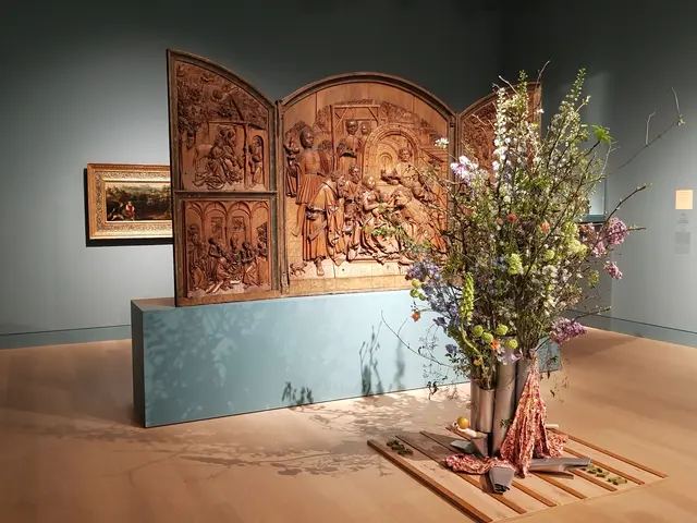 "Der Baum des Lebens" von Luisa König, Blumenhaus am Hofgarten, Palastblühen 2026 im Kunstpalast in Düsseldorf