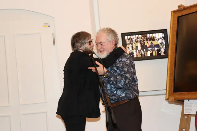 Vizepräsidentin Heike Abend-Sadeh,  Luis Borda – Gitarrist, Komponist und musikalischer Grenzgänger | Foto: Marianne Stenglein