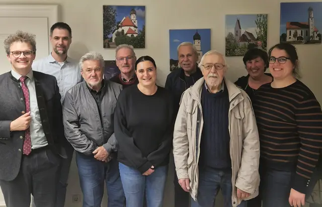 Die neue Vorsitzende Johanna Schaber (r.) freut sich über den Zuwachs im Rat und die motivierte Mannschaft – v.r.: Petra Koller, Hubert Vogele, Wolfgang Ostermeier, Daniela Demharter, Anton Grunenberg, Helmut Lenzgeiger, Josef Sumser, Ludwig Lenzgeiger
