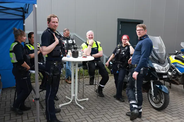 Polizei Wesel mit einem Infostand