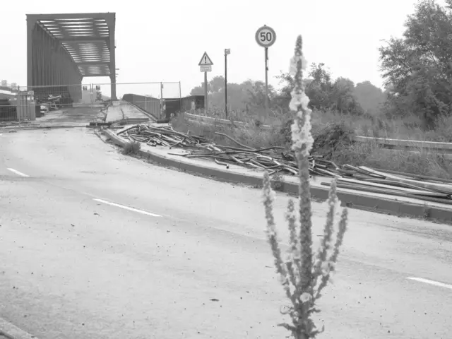 Rückbau der alten Brücke