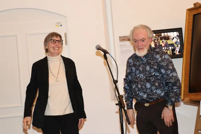 Vizepräsidentin Heike Abend-Sadeh,  Luis Borda – Gitarrist, Komponist und musikalischer Grenzgänger | Foto: Marianne Stenglein