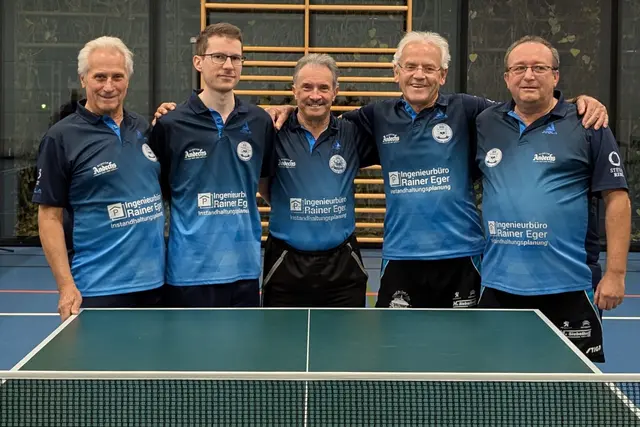 Erwachsene VIII: Nikolaus Pinnel, Bernhard Schweizer, Emil Pinnel, Georg Wild und Frank Forster (v.l.n.r). Es fehlen Farkhod Azikulov und Janika Schneider. | Foto: Fred Jakobs
