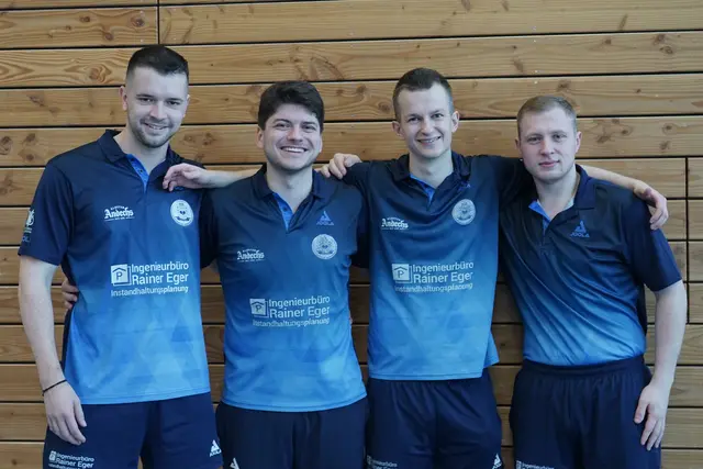 Erwachsene I: Noah Botschen, Angelo Bannout, Florian Lippert und Robert Mann (v.l.n.r.) | Foto: Fred Jakobs