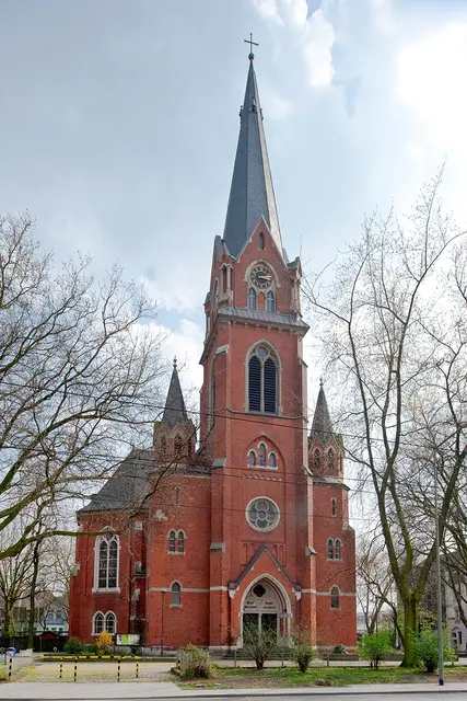 In der Kreuzeskirche Marxloh gibt es beim BBZ-Frühlimngsfest am Donnerstag ein fröhliches Liedersingen.
Foto: Tanja Pickartz
