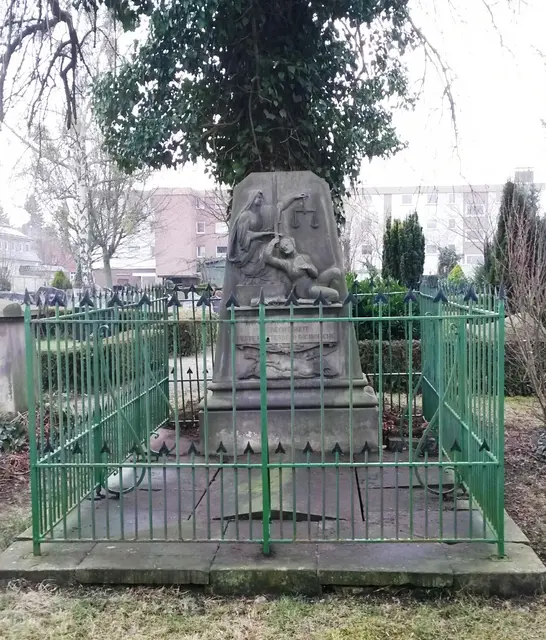 Eltendenkmal Friedhof Wennigsen | Foto: Winfried Gehrke