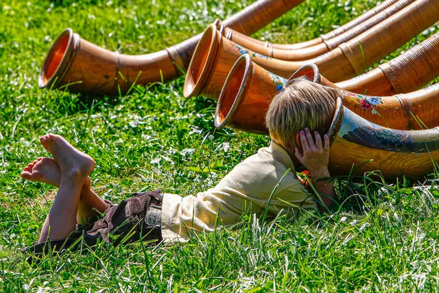 Mit „Den Dingen auf den Grund gehen“ holte sich Peter Hildebrand aus Pfronten den 1. Preis beim Fotopreis 2026 des Bezirks Schwaben. | Foto: Peter Hildebrand