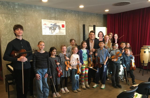 Die Streicherklasse spielte ebenfalls vor. | Foto: T. Roj