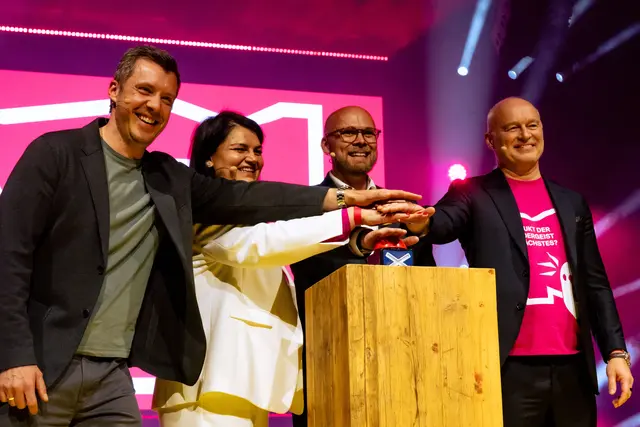 Bildmaterial vom Startschuss des Projekts finden Sie im Anhang (v.l.n.r.; ): Stefan Drüssler; Ramona Meinzer, Dr. Fabian Mehring, Prof. Gordon Rohrmair

 | Foto: Staatsministerium für Digitales