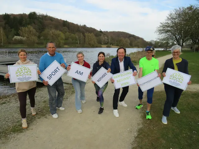 (Markt Zusmarshausen) 
Von links: Sandra Heinz, Rolf Kropka, Viola Fischer, Natalie Krebs, Bürgermeister Bernhard Uhl, Karl Sendlinger und Edith Graf (es fehlen: Carola Mück und Irene von Guilleaume)