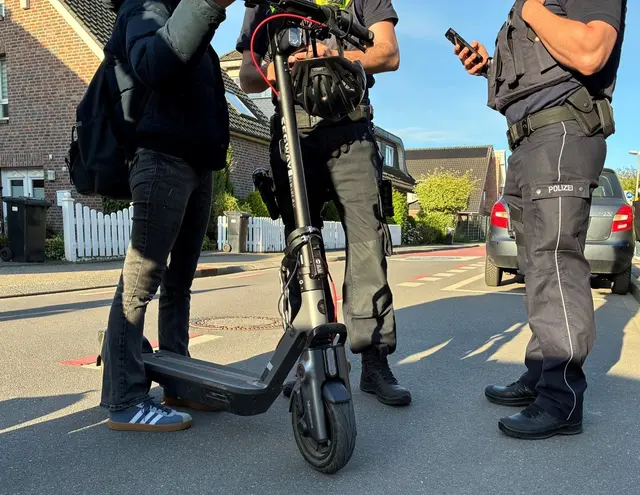 Bilder, Text Polizei Wesel /  Bundesweiter Aktionstag "sicher. mobil. leben - Zweiräder im Blick".