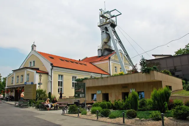 Das Salzbergwerk von Wieliczka befindet sich neben Krakau als Weltkulturerbe auf der Unesco-Liste. Neben einem Restaurant, einem Kino, einer Krankenstation befindet sich u.a. auch ein Museum im Salzbergwerk.
