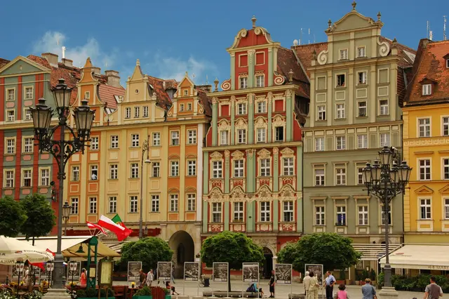 Breslau: Das Stadtbild wird stark durch die im Stil der Backsteingotik gebauten Kirchen und Gebäude geprägt.