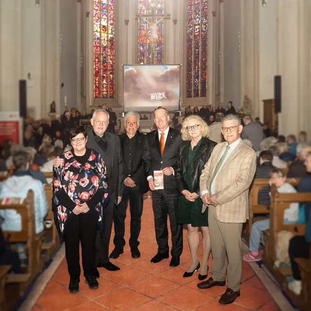 (v.li.) Prof. Dr. Dr. Bettina Pfleiderer, Prof. Dr. Joachim Gardemann, Prof. Dr. Hans Hermann Wickel, DRK-Generalsekretär Christian Reuter, Bürgermeisterin Maria Winkel und Dr. Fritz Baur | Foto: Jonas Westermeyer / DRK-Landesverband Westfalen-Lippe