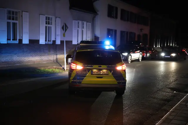 Bild Schepers Text Polizei Wesel  / Dingden  - Einbruch in Firmengebäude