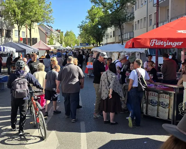 Die Marktmeile in der Augsburger Straße bot ein vielfältiges Angebot zum Bummeln, Entdecken und Genießen. | Foto: Stadt Gersthofen (Kai Schwarz)