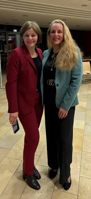Die Moderatorinnen der Veranstaltung: Nadine Schwaiger und Susanne Ehring