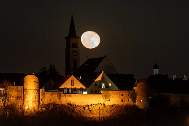 Mondaufgang in Friedberg.