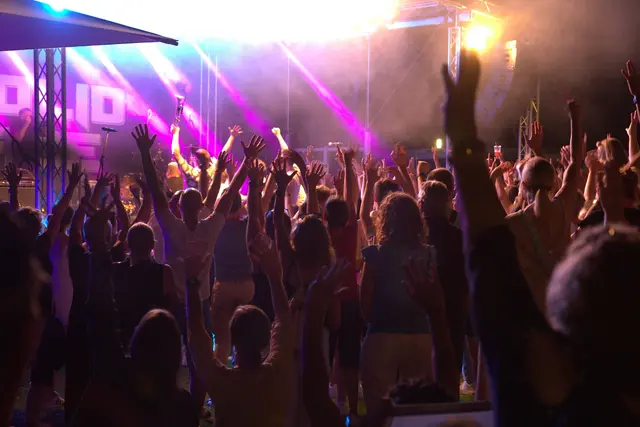 Mit Live-Musik lockt auch das Stadtfest, das in diesem Jahr vom 17. bis 19. Juli stattfindet. Den stimmungsvollen Abschluss bildet ein Public-Viewing zum WM-Finale. | Foto: Hilde Reiter