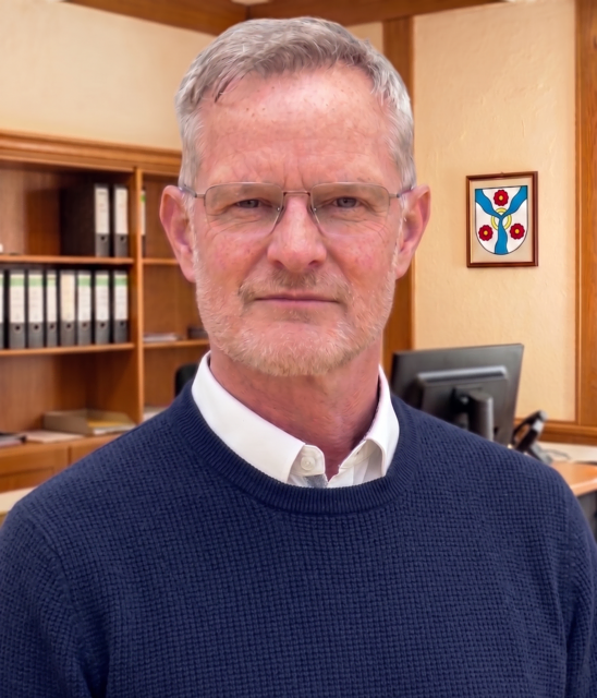Jörg Sievers: wird er Springes neuer Bürgermeister?  KI-Fotobearbeitung: © Wolfgang Decius
