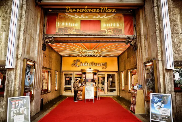 Ein Premierentheater, welches historische Atmosphäre mit modernster Technik vereint.