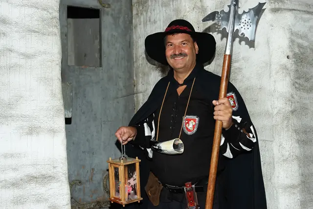 Nachtwächter Franz Gutmann führt am 12. Juni durch die Altstadt.  | Foto: Franz Achter