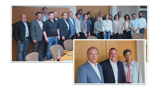 Der neue Gemeinderat nach der Vereidigung beim Pressefoto

kleines Bild: von links:
Manfred Salz 2.Bürgermeister
Simon Schropp 1. Bürgermeister
Alexandra Mosler 3.Bürgermeisterin  | Foto: (c) Wolfgang Weiss