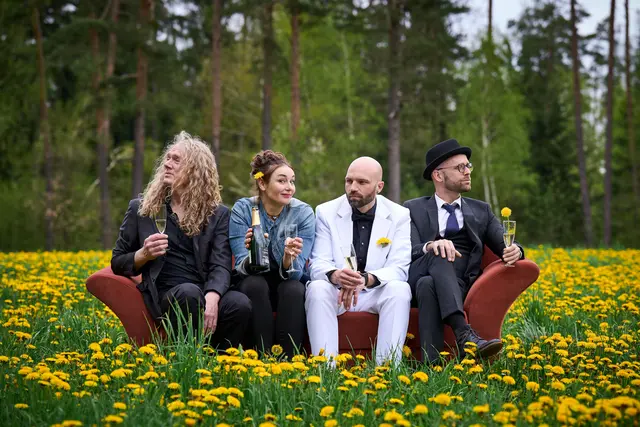 Wenn „Susi Raith und die Spießer“ mehrstimmig und begleitet von locker-flockigen Dur-Akkorden auf Gitarre und Ukulele wie vier Zeiserln davon singen, dann klingt das so leicht, lebensfroh und voller Spielfreude, wie es im Leben vielleicht auch einfach sein kann.  | Foto: Pressefoto