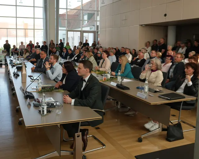 Die konstituierende Sitzung war gut besucht und der Großen Sitzungssaal im Rathaus bis auf den letzten Platz gefüllt. | Foto: Stadt Gersthofen (Kai Schwarz)
