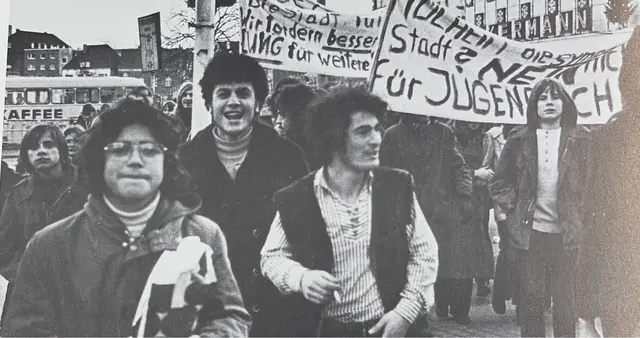Vergeblicher Protest gegen den Abriss - mehrfache Polizeieinsätze stellten das Aus für den Kulturort PAULI-KIRCHE an historischer Stätte sicher.