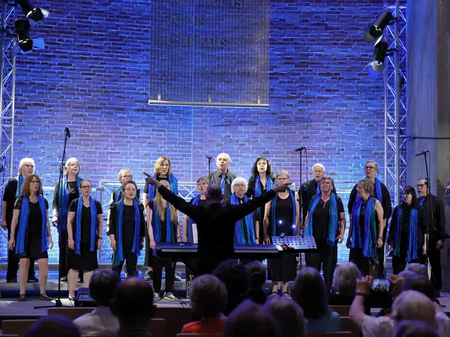 Der Chor „Praise Together“ singt am Sonntag in der Hochfelder Pauluskirche Lieder von Freiheit und Zuversicht.
Foto: Michael Rogalla
