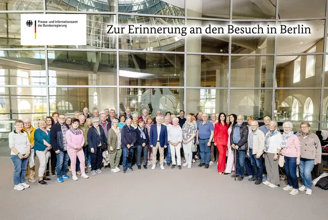 1 Foto der Besuchergruppe im Reichstagsgebäude
 | Foto: Bildnachweis: Bundesregierung / StadtLandMensch-Fotografie
