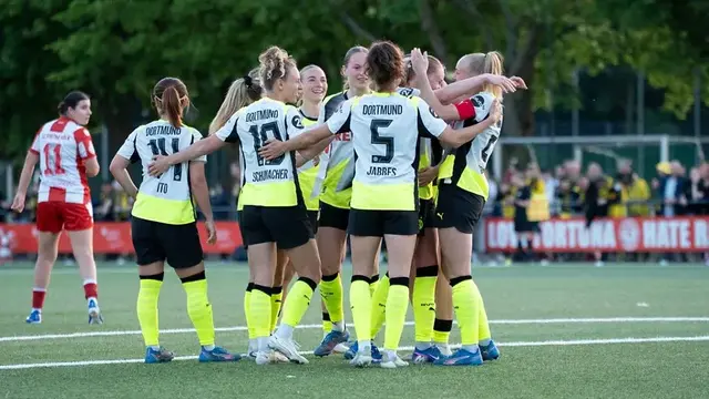 Drei Treffer, drei Punkte: BVB-Frauen gegen Fortuna Köln erfolgreich
Die BVB-Frauen gewannen am 23. Spieltag der Regionalliga West  | Foto:   Borussia Dortmund 