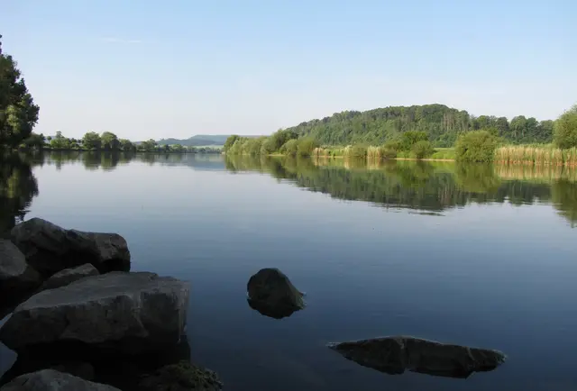An der Weser führt einer der beliebtesten Radwanderwege Deutschlands entlang.  | Foto: Kurt Wolter