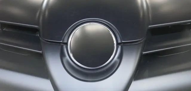 Nicole - 1 Punkt -  Mercedes-Benz
