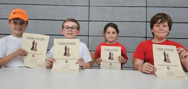 Die Wertinger Jugend-Stadtmeister (v.l. Marlon Liepert, Max Brunner, Sonja Giss, Björn Römer). | Foto: Helene Giss