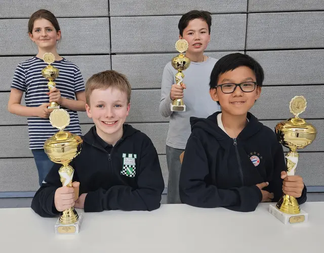 Altersklasse U12 (v.l. Kilian Prokscha, Daniel Simlacher, Michael Trimpl, Junchi Li). | Foto: Otto Helmschrott
