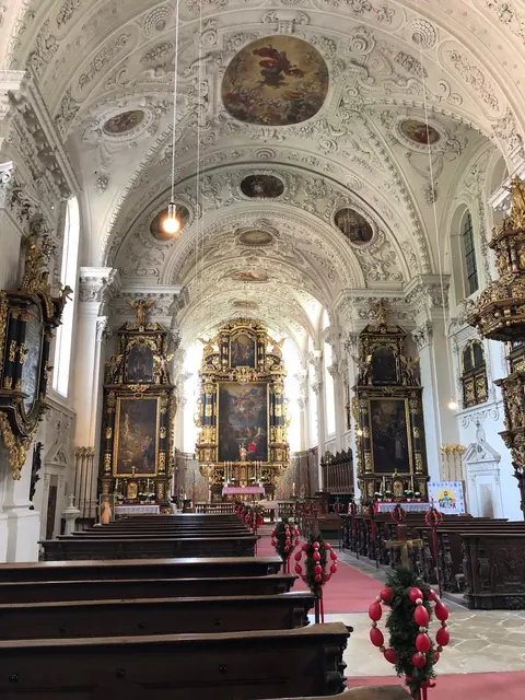 Foto: Blick in das wunderschöne Gotteshaus.