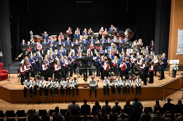 Alle Musikerinnen und Musiker beim großen Finale | Foto: Alle Fotos von Peter Metzger