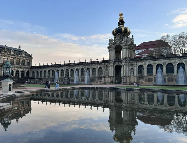 Das Portal-Pavillon mit Kronentor - ein Wahrzeichen von Dresden 