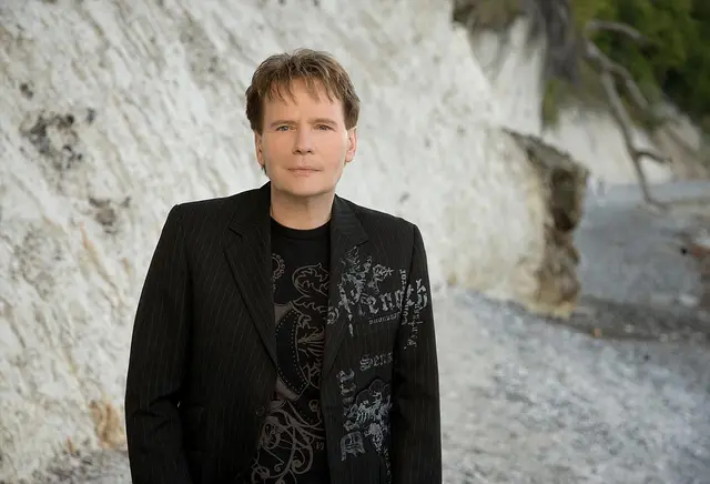 Christian Franke, dessen Superhit „Ich wünsch' Dir die Hölle auf Erden“ längst Kult-Charakter hat, wird den Hohenzollernplatz zum Beben bringen.
Foto: Veranstalter
