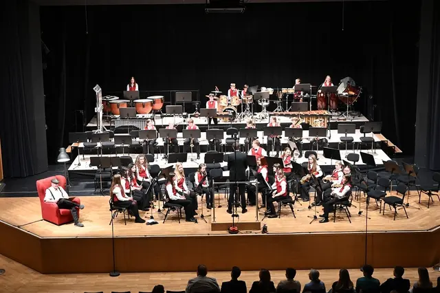 Das B-Orchester mit Märchenonkel Peter Rothmund | Foto: Alle Fotos von Peter Metzger