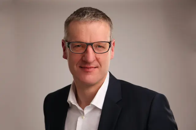 Portrait des Vortrags-Referenten: Dr. Carsten Oetzel, Onkologe der Hämato-Onkologischen Praxis an der Wertachklinik in Bobingen