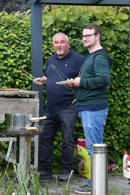 noch ist Platz am Grill