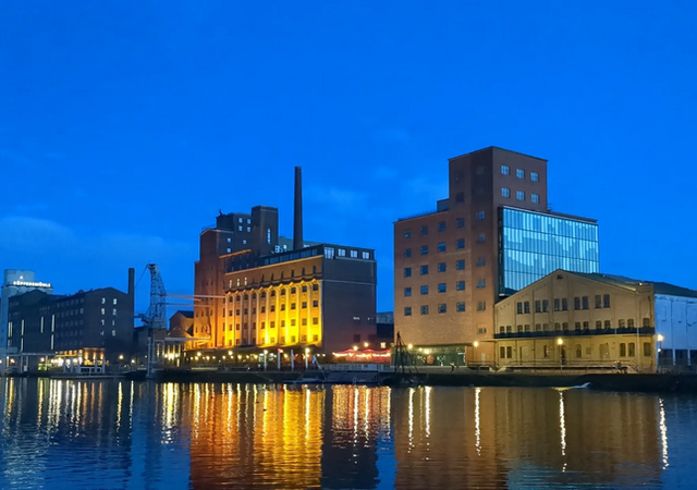 Innenhafen Duisburg zur blauen Stunde | Foto: Astrid Günther