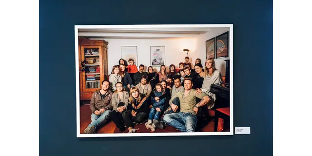 Familie Sülberg

Bild aus dem Artikel: „Fotografie Ausstellung. zwischen.menschlich. Fotografie von Jörg Meier – neue Ausstellung in der Städtischen Galerie Iserlohn.“ in myheimat.
